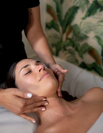 Tommy Bahama Miramonte Resort & Spa